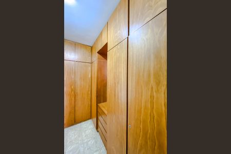 Casa à venda com 194m², 4 quartos e 2 vagas Casa à venda com 194m², 4 quartos e 2 vagasQuarto 1 - Suíte