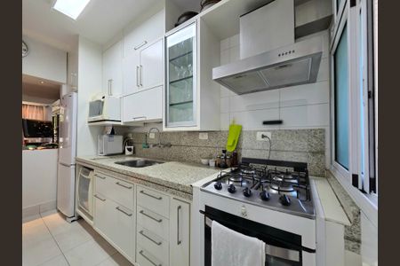 Cozinha de apartamento à venda com 2 quartos, 80m² em Indianópolis, São Paulo