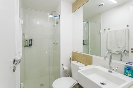 Banheiro de kitnet/studio à venda com 1 quarto, 25m² em Indianópolis, São Paulo