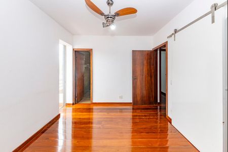 Apartamento para alugar com 139m², 3 quartos e 2 vagas Apartamento para alugar com 139m², 3 quartos e 2 vagasSuíte