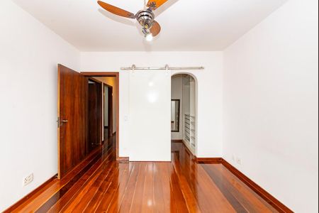 Apartamento para alugar com 139m², 3 quartos e 2 vagas Apartamento para alugar com 139m², 3 quartos e 2 vagasSuíte