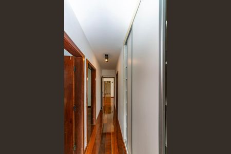 Apartamento para alugar com 139m², 3 quartos e 2 vagas Apartamento para alugar com 139m², 3 quartos e 2 vagasCorredor