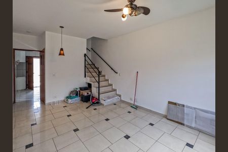 Casa de condomínio à venda com 70m², 2 quartos e 1 vagaSala