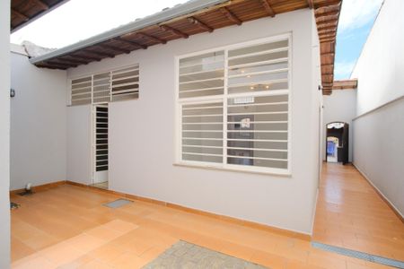 Casa à venda com 105m², 2 quartos e 2 vagasQuintal