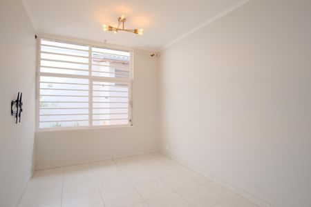 Casa à venda com 105m², 2 quartos e 2 vagasSala