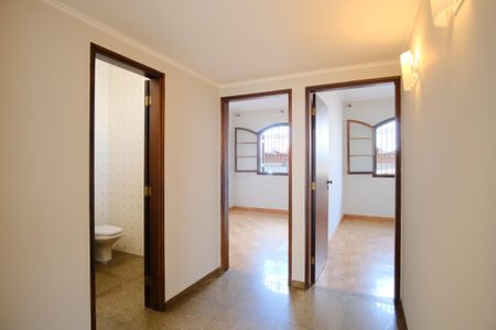 Casa à venda com 105m², 2 quartos e 2 vagasHall dos quartos