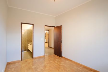 Casa à venda com 105m², 2 quartos e 2 vagasSuíte
