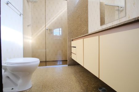 Casa à venda com 105m², 2 quartos e 2 vagasBanheiro da Suíte