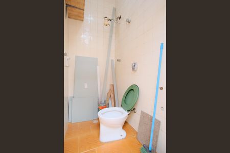 Casa à venda com 105m², 2 quartos e 2 vagasBanheiro de serviço