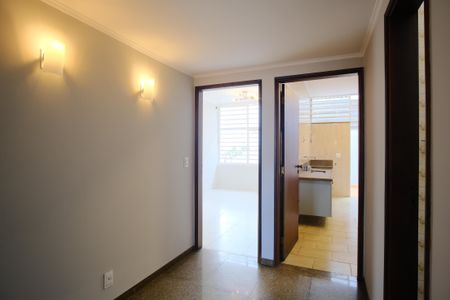 Casa à venda com 105m², 2 quartos e 2 vagasHall dos quartos