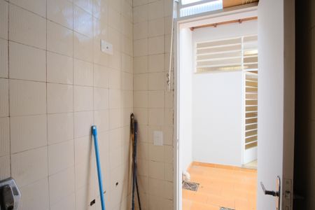 Casa à venda com 105m², 2 quartos e 2 vagasBanheiro de serviço