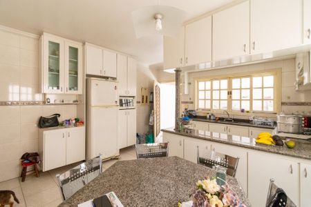 Casa à venda com 217m², 2 quartos e 2 vagasCozinha