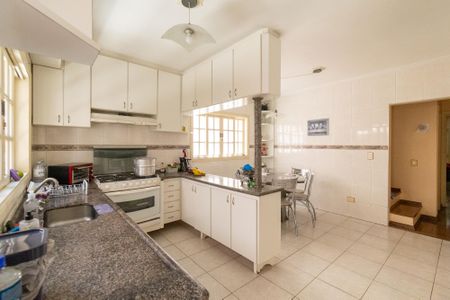 Casa à venda com 217m², 2 quartos e 2 vagasCozinha