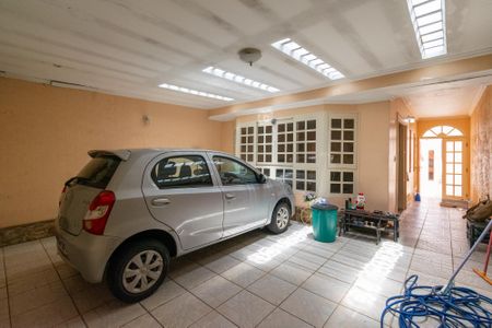 Casa à venda com 217m², 2 quartos e 2 vagasGaragem