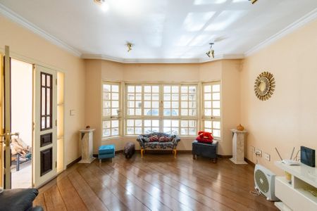 Casa à venda com 217m², 2 quartos e 2 vagasSala 