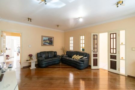 Casa à venda com 217m², 2 quartos e 2 vagasSala 