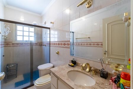 Casa à venda com 217m², 2 quartos e 2 vagasBanheiro da Suíte 2