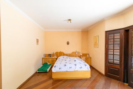 Casa à venda com 217m², 2 quartos e 2 vagasSuíte 1