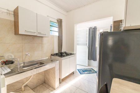 Sala/Cozinha de kitnet/studio para alugar com 1 quarto, 21m² em São José, Porto Alegre