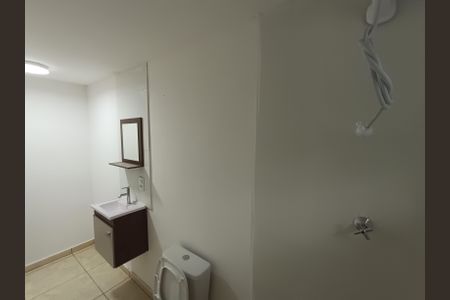 Studio para alugar com 55m², 1 quarto e sem vaga Studio para alugar com 55m², 1 quarto e sem vagaBanheiro