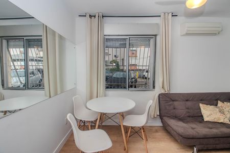Sala de apartamento para alugar com 2 quartos, 50m² em São Sebastião, Porto Alegre