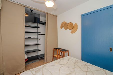 Quarto 2 de apartamento para alugar com 2 quartos, 50m² em São Sebastião, Porto Alegre