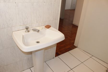 Apartamento para alugar com 111m², 2 quartos e sem vagaBanheiro