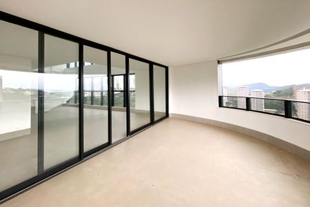 Apartamento à venda com 232m², 4 quartos e 4 vagasvaranda da Sala