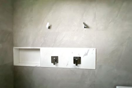 Apartamento à venda com 190m², 3 quartos e 3 vagas Apartamento à venda com 190m², 3 quartos e 3 vagasBanheiro da Suíte 1