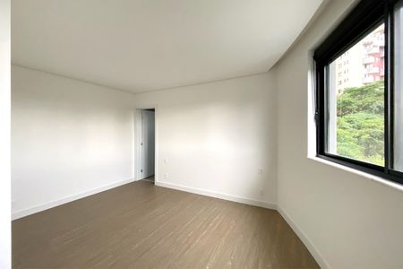 Apartamento à venda com 190m², 3 quartos e 3 vagas Apartamento à venda com 190m², 3 quartos e 3 vagasSuite 1