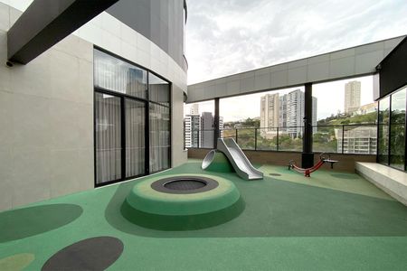 Apartamento à venda com 190m², 3 quartos e 3 vagas Apartamento à venda com 190m², 3 quartos e 3 vagasÁrea comum - Playground