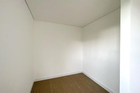 Apartamento à venda com 190m², 3 quartos e 3 vagas Apartamento à venda com 190m², 3 quartos e 3 vagasCloset da suíte 1