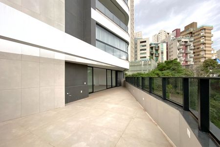 Apartamento à venda com 190m², 3 quartos e 3 vagas Apartamento à venda com 190m², 3 quartos e 3 vagasVaranda da Sala