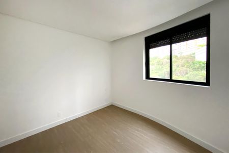 Apartamento à venda com 190m², 3 quartos e 3 vagas Apartamento à venda com 190m², 3 quartos e 3 vagasSuite 2