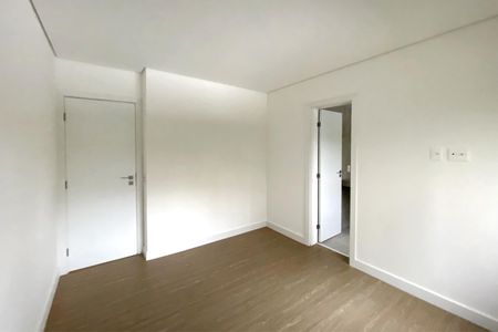 Apartamento à venda com 190m², 3 quartos e 3 vagas Apartamento à venda com 190m², 3 quartos e 3 vagasSuite 3
