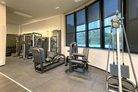 Apartamento à venda com 190m², 3 quartos e 3 vagas Apartamento à venda com 190m², 3 quartos e 3 vagasÁrea comum - Academia