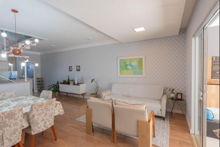 Casa à venda com 180m², 3 quartos e 3 vagas Casa à venda com 180m², 3 quartos e 3 vagasSala