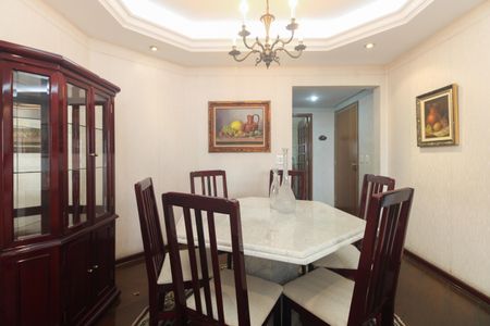 Apartamento à venda com 122m², 3 quartos e 2 vagas Apartamento à venda com 122m², 3 quartos e 2 vagasSala