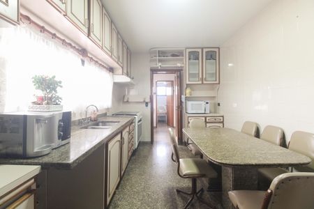 Apartamento à venda com 122m², 3 quartos e 2 vagas Apartamento à venda com 122m², 3 quartos e 2 vagasCozinha