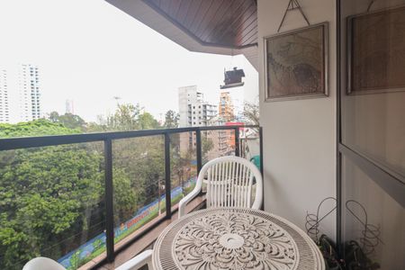 Apartamento à venda com 122m², 3 quartos e 2 vagas Apartamento à venda com 122m², 3 quartos e 2 vagasVaranda