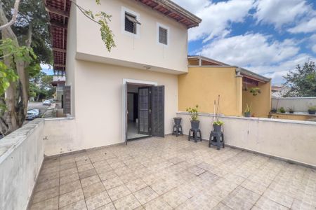 Casa à venda com 300m², 3 quartos e 2 vagasVaranda do quarto 2