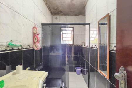 Casa à venda com 300m², 3 quartos e 2 vagasBanheiro