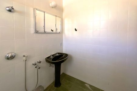 Casa para alugar com 364m², 3 quartos e 2 vagas Casa para alugar com 364m², 3 quartos e 2 vagasBanheiro da Suíte 1