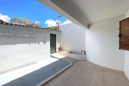 Casa para alugar com 364m², 3 quartos e 2 vagas Casa para alugar com 364m², 3 quartos e 2 vagasVaranda