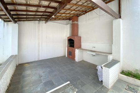 Casa para alugar com 364m², 3 quartos e 2 vagas Casa para alugar com 364m², 3 quartos e 2 vagasChurrasqueira