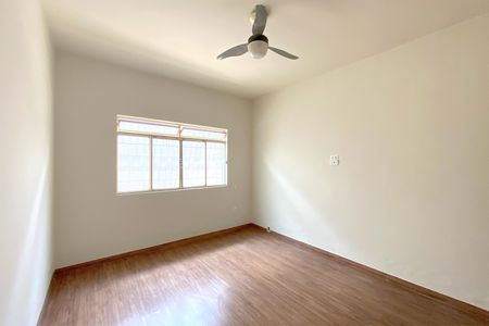 Casa para alugar com 364m², 3 quartos e 2 vagas Casa para alugar com 364m², 3 quartos e 2 vagasQuarto 1