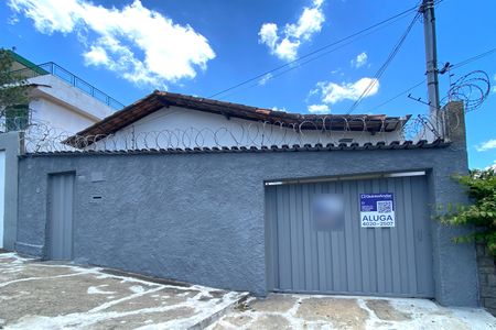 Casa para alugar com 364m², 3 quartos e 2 vagas Casa para alugar com 364m², 3 quartos e 2 vagasFachada