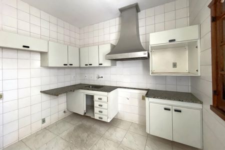 Casa para alugar com 364m², 3 quartos e 2 vagas Casa para alugar com 364m², 3 quartos e 2 vagasCozinha