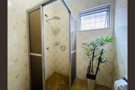 Casa à venda com 211m², 4 quartos e 2 vagas Casa à venda com 211m², 4 quartos e 2 vagasBanheiro 2