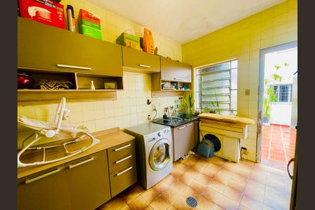 Casa à venda com 211m², 4 quartos e 2 vagas Casa à venda com 211m², 4 quartos e 2 vagasÁrea de Serviço